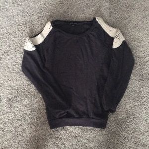 Ladies sweater medium